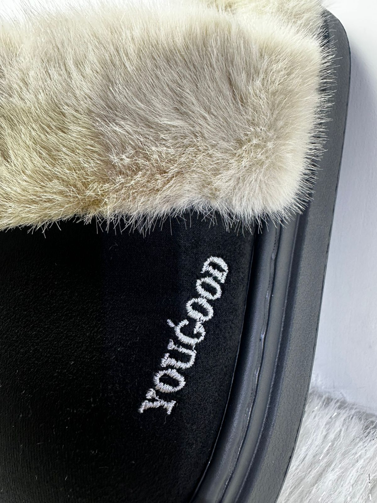 Pantuflas Negras unisex con peluche interior